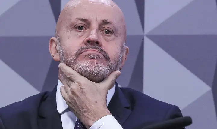 André Mendonça manda soltar filho do 