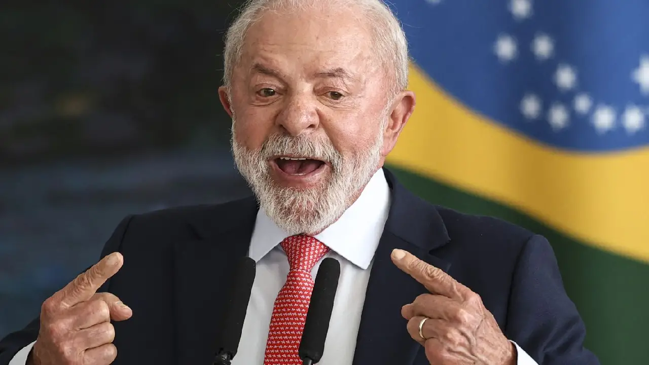 Atitude irresponsável, diz Lula após revogação de visto de embaixadora