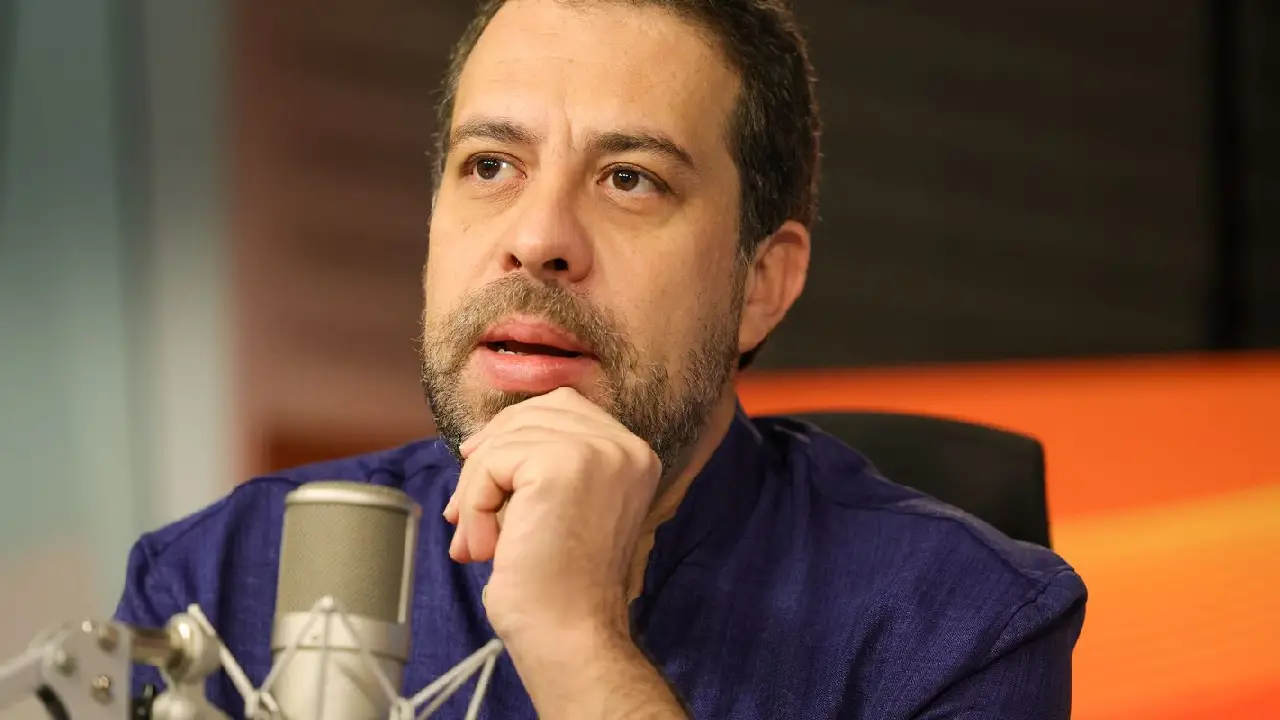 Boulos critica lobbies contra o fim da escala 6 por 1 e o Move Brasil