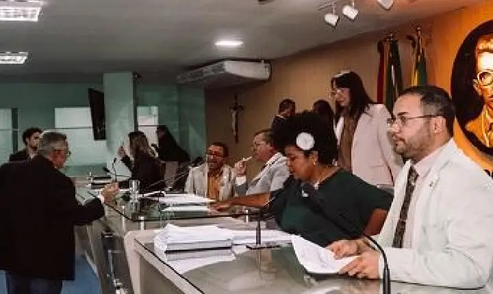 Câmara aprova requerimentos e debate saúde, direito do consumidor e melhorias para motoristas de aplicativo