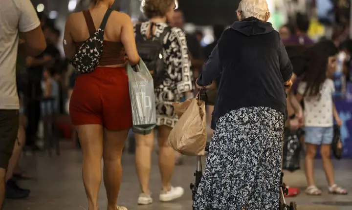 Corte amplo de gastos públicos afetaria área social, dizem economistas