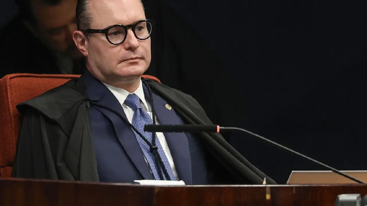 Dallagnol divulga sigilo fiscal de Zanin, que pede responsabilização