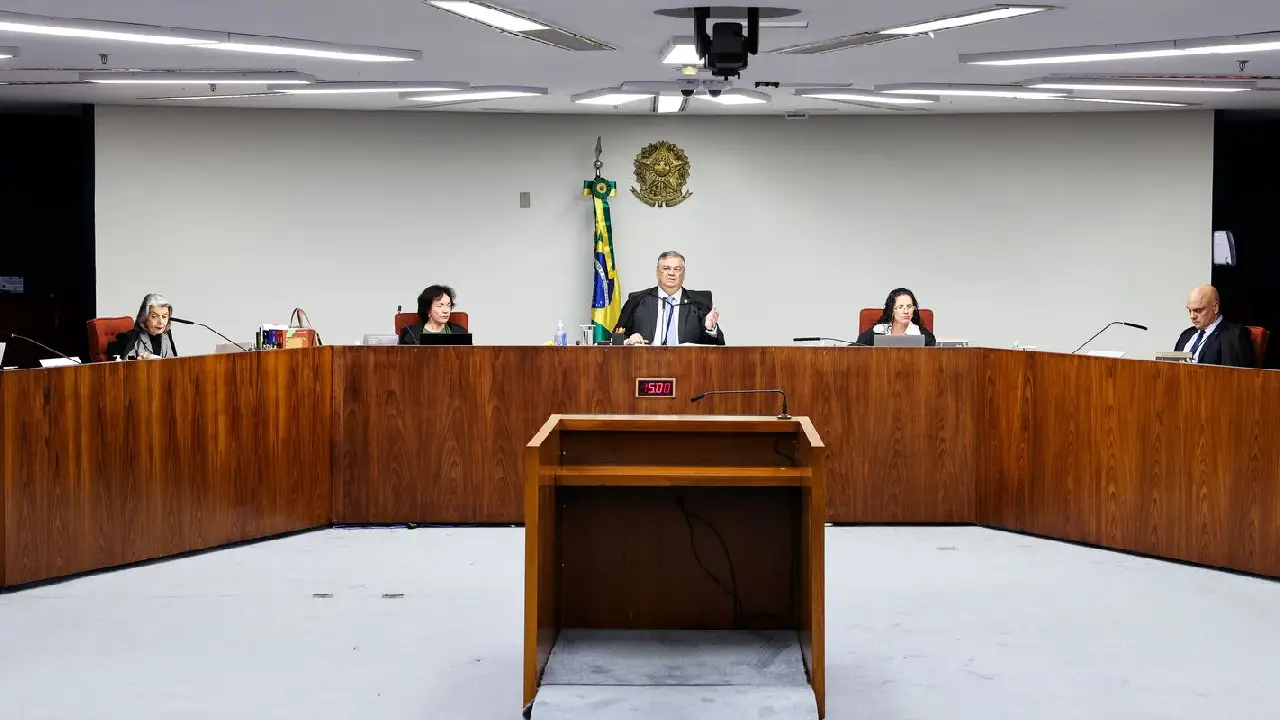 Dino e Moraes defendem rediscutir dispensa de diploma para jornalista 