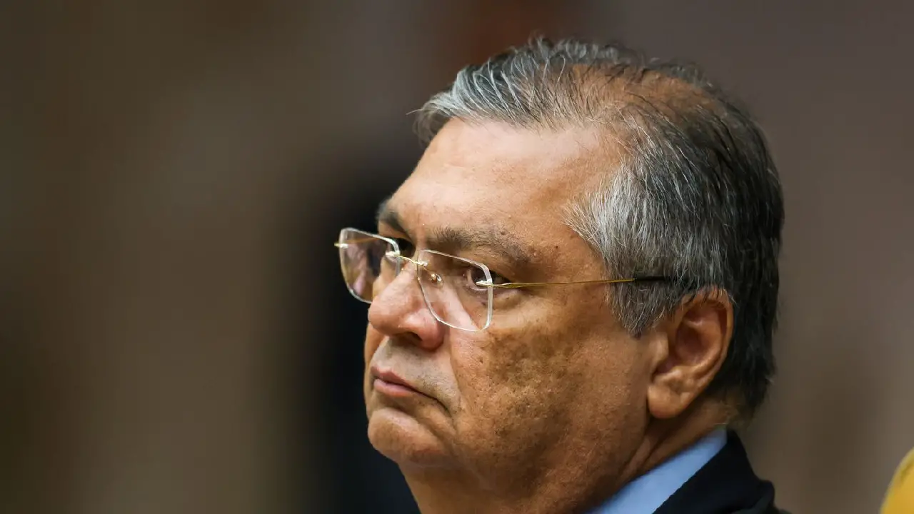 Dino pede vista e STF suspende julgamento sobre royalties do petróleo