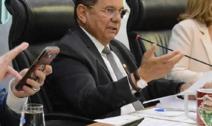 Durante agenda em Brasília, Adriano Galdino afirmou que a definição do vice na chapa de Lucas Ribeiro deve ocorrer em julho.