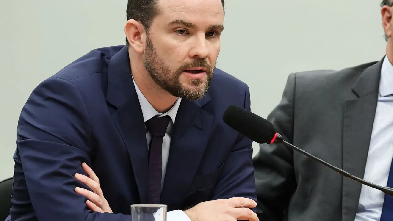 Durigan vai à França para agenda do G7 e reuniões bilaterais
