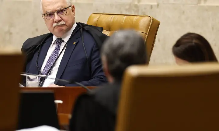 Em meio a crise, Fachin cancela sessão plenária desta quarta-feira