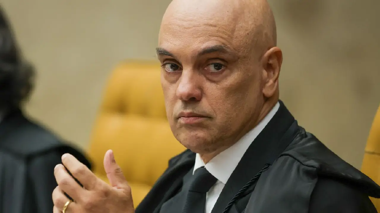 Fachin autoriza AGU a defender Moraes em processo nos EUA