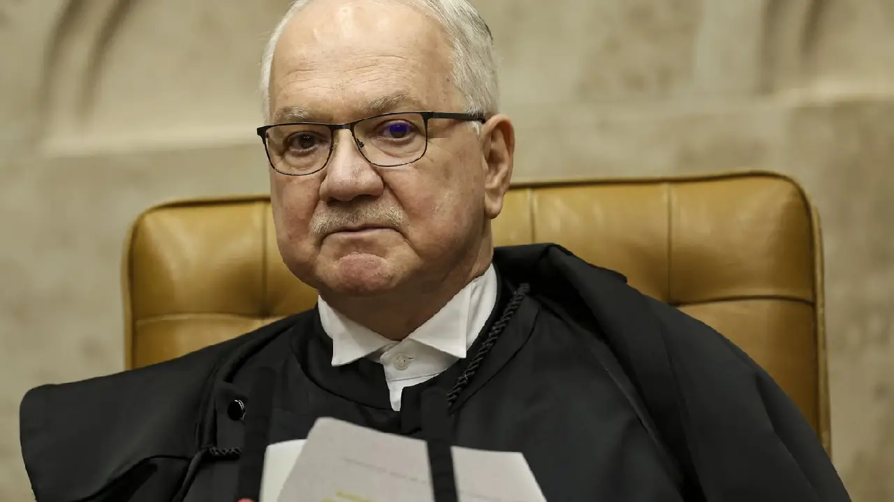 Fachin devolve relatoria do caso do INSS a Mendonça e mantém Master