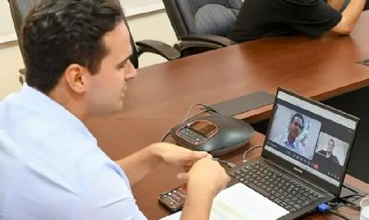 Governador Lucas Ribeiro firma convênio para pavimentação e destaca desenvolvimento urbano de Alagoa Grande