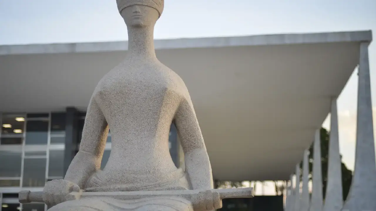 Juízes pedem adiamento de decisão que limitou penduricalhos 