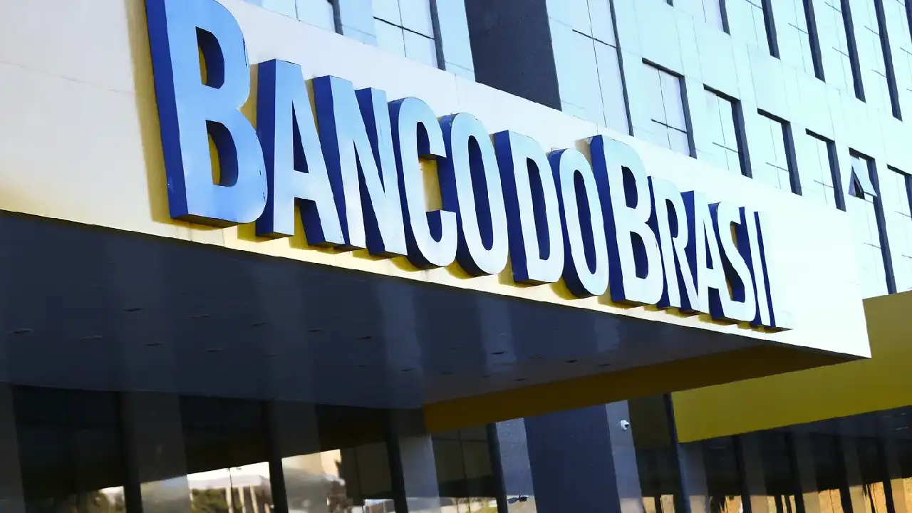 Lucro do Banco do Brasil cai 54% com avanço da crise no agro