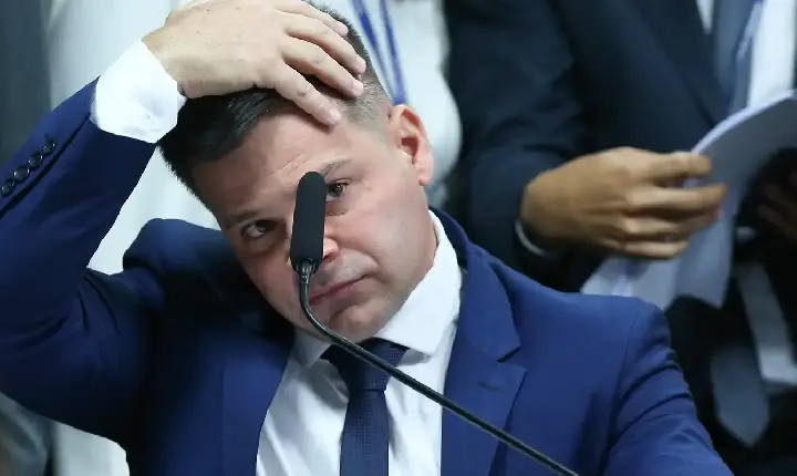Moraes determina cassação da aposentadoria de ex-diretor da PRF