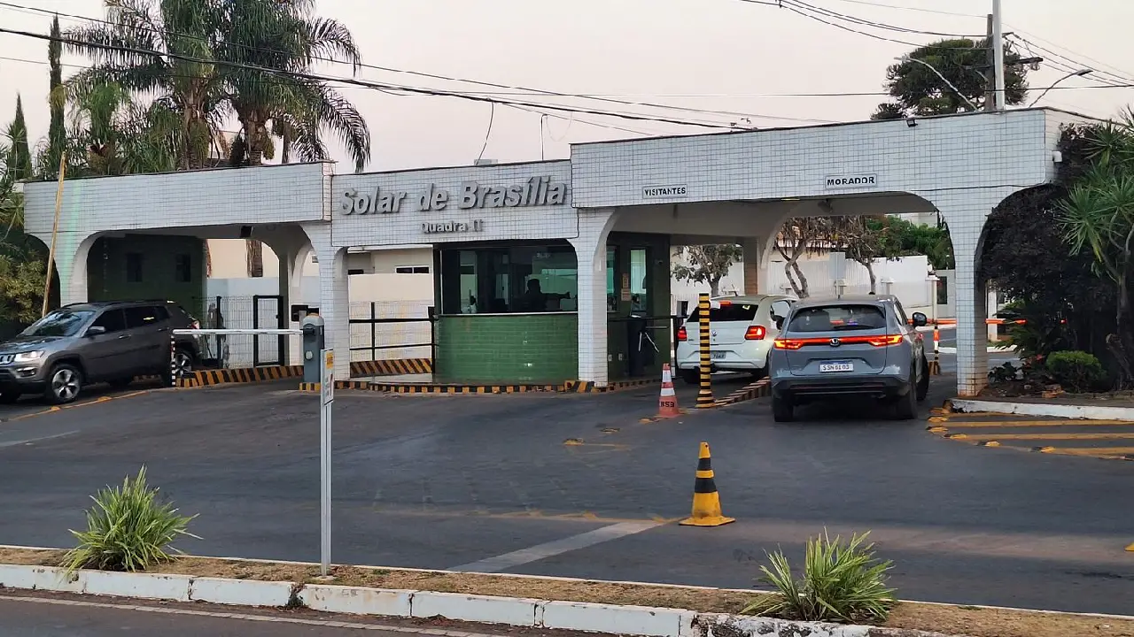 Moraes nega pedido para Javier Milei visitar Bolsonaro em casa