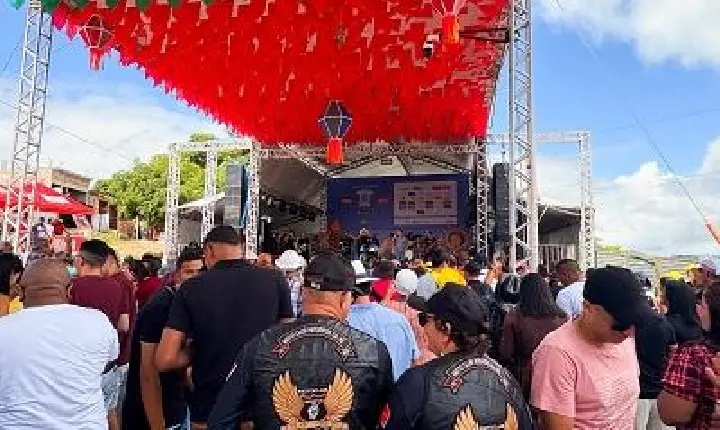 O Maior São João do Mundo nos Distritos: primeiro sábado leva milhares de forrozeiros para as ruas de Galante