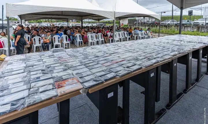 OPERAÇÃO RECUPERA: Polícia Civil realiza a entrega de mais de 500 aparelhos celulares furtados ou roubados