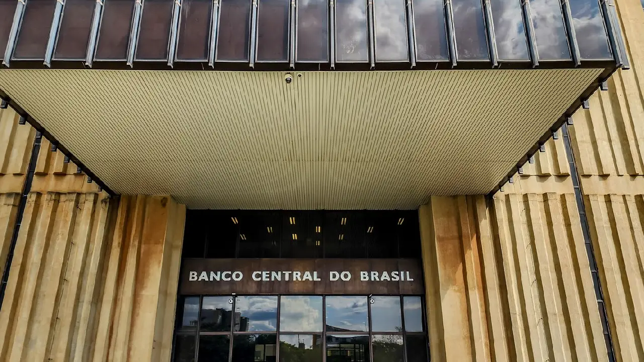 Pedido de vista adia votação de autonomia financeira do Banco Central