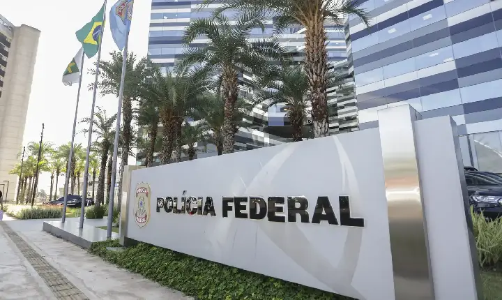 PF envia a Gilmar e Zanin íntegra de material do celular de Vorcaro