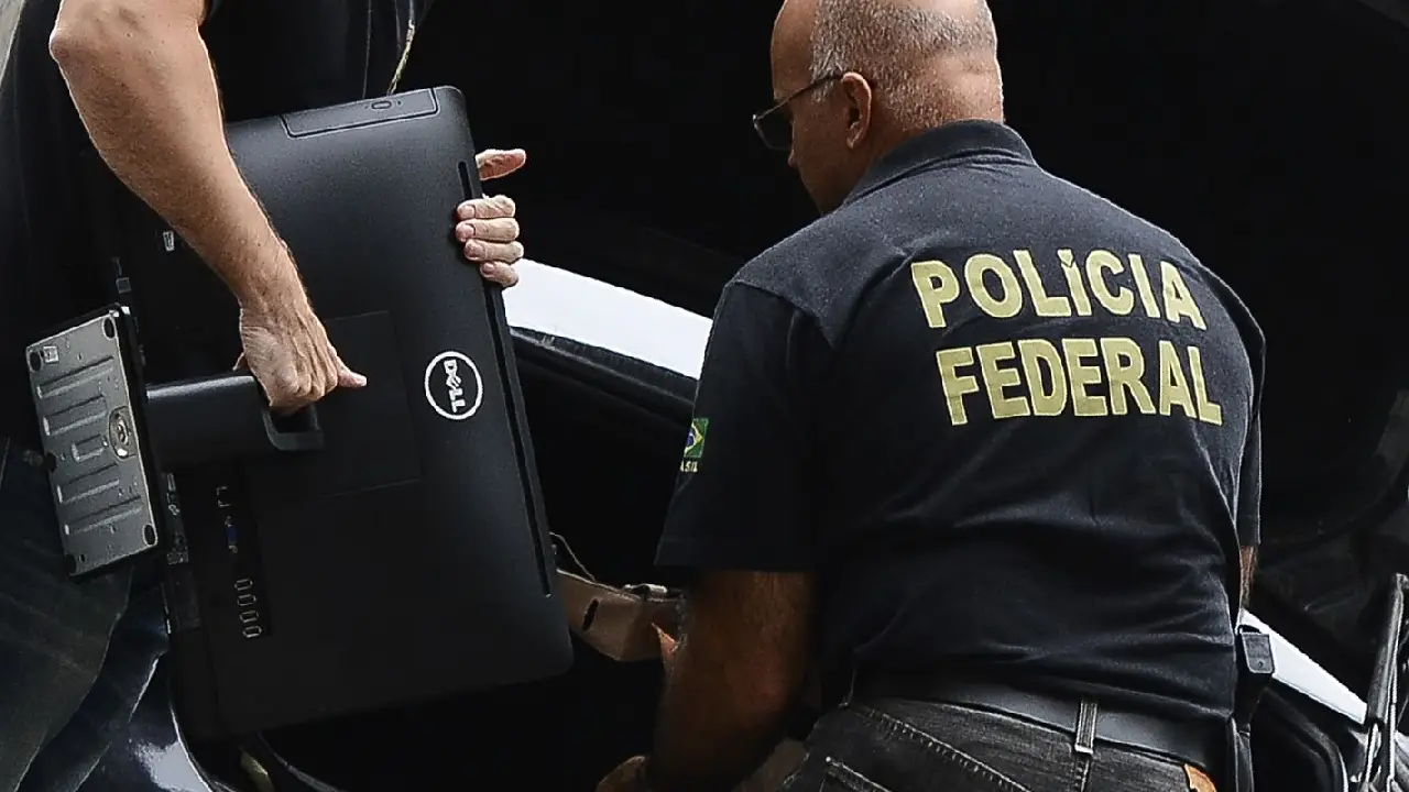 PF investiga senador Weverton Rocha por suspeita de desvios no INSS