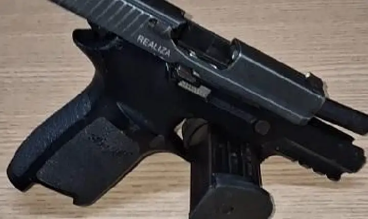 PM apreende pistola com adolescente durante ação em comunidade de João Pessoa