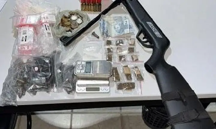 Polícia Militar desarticula ponto do tráfico de drogas na cidade de Paulista