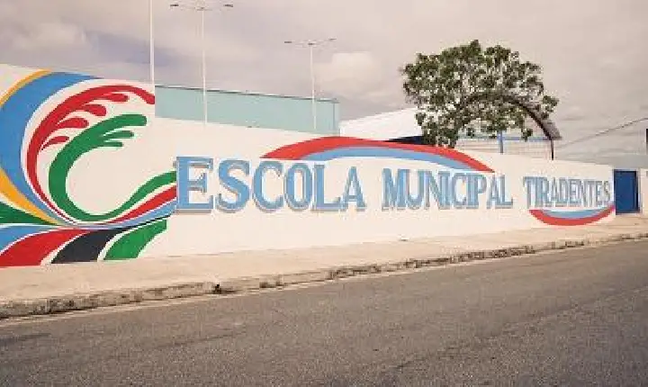 Prefeitura entrega reforma e ampliação da Escola Municipal Tiradentes, no bairro Santa Rosa, nesta segunda-feira (25)