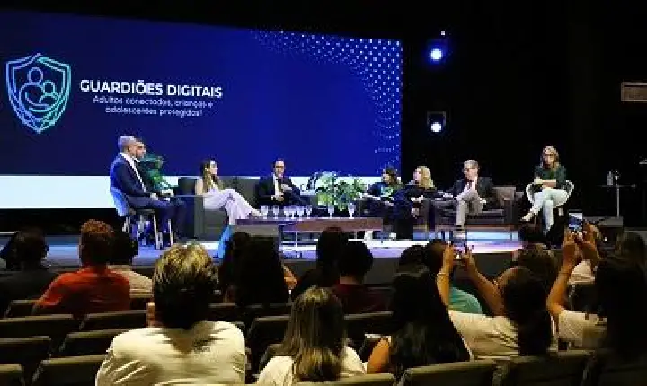 PREVENÇÃO DIGITAL: Polícia Civil participa de workshop sobre proteção de crianças e adolescentes no ambiente virtual