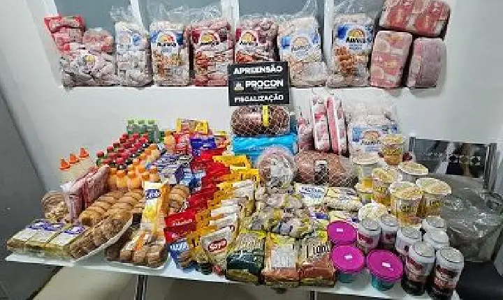 Procon Municipal apreende mais de 120 produtos vencidos durante fiscalização no fim de semana