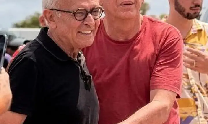 Ricardo Coutinho minimiza polêmica de foto com Cícero Lucena e dispara: “Vai encontrar uma pessoa e não vai cumprimentar?”