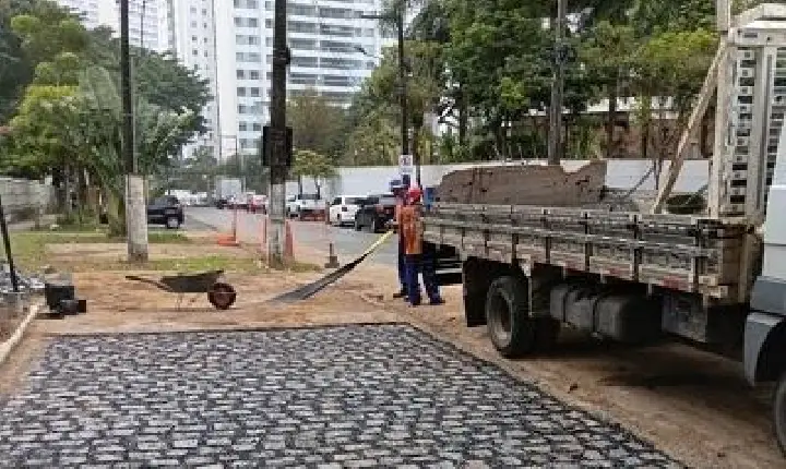Seinfra conclui a semana com serviços na malha viária em mais de 30 bairros de João Pessoa