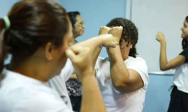 Senado aprova venda de spray de pimenta para defesa de mulheres