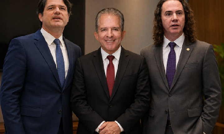 Senador Veneziano considera que adesão de Leo Bezerra a Nabor teria impacto negativo na chapa de Cícero Lucena.