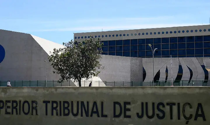 STJ suspende processos sobre aluguel de curta temporada em condomínios