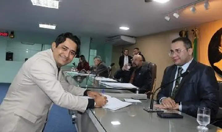 Suplente Jean Pierre toma posse como vereador na CMCG