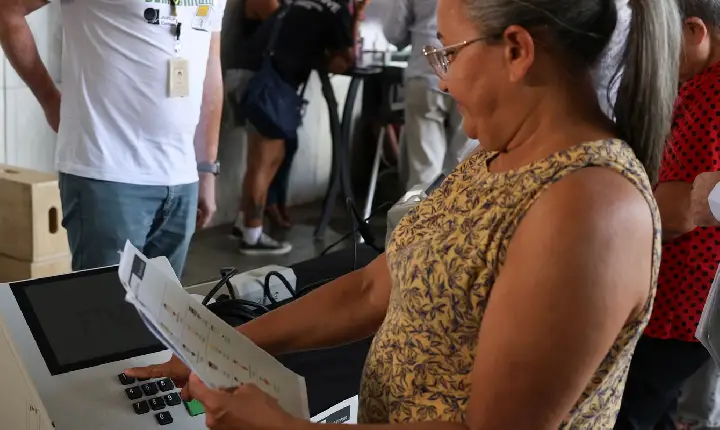TRE-RJ distribui mais de 1 milhão de colas eleitorais para dia do voto