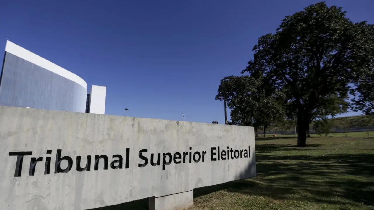 TSE cria conselho para monitorar desinformação e IA nas eleições