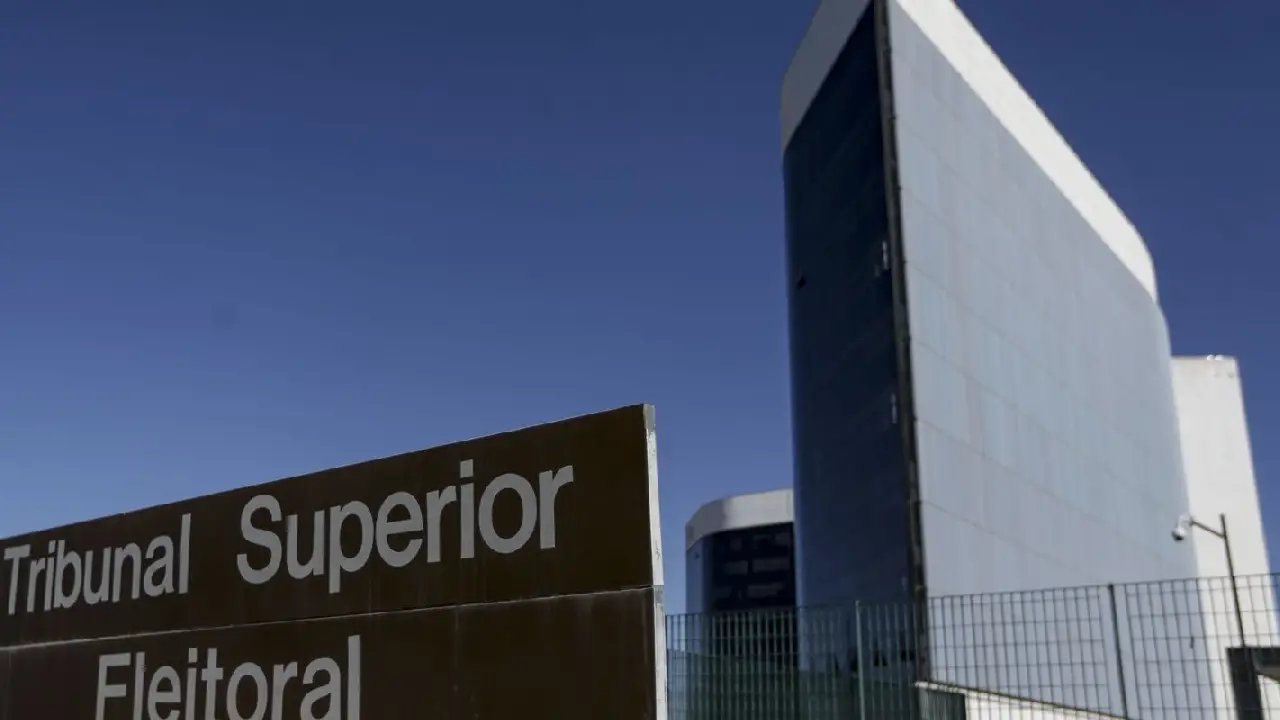 TSE rejeita ação para derrubar imagem de Bolsonaro feita por IA 