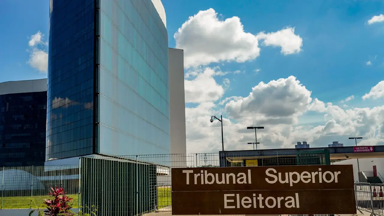 TSE se reúne nesta quinta em busca de consenso sobre IA nas eleições