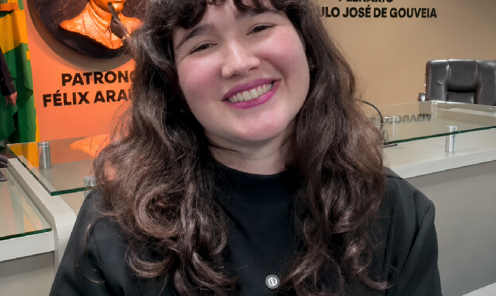 Vereadora Pâmela Vital destaca a importância do empreendedorismo feminino no estande “Raízes de Campina”, localizado no Parque Evaldo Cruz
