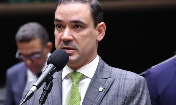 Vicentinho Júnior é eleito governador do estado do Tocantins