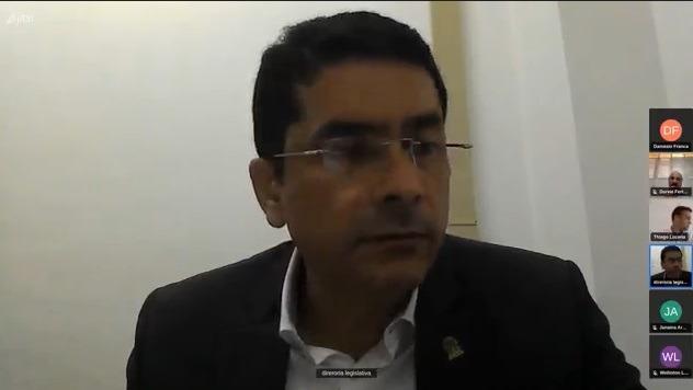 Auxílio para servidores municipais é aprovado na CCJ