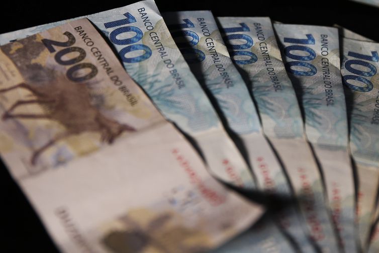 Beneficiários com NIS final 0 recebem hoje Auxílio Brasil