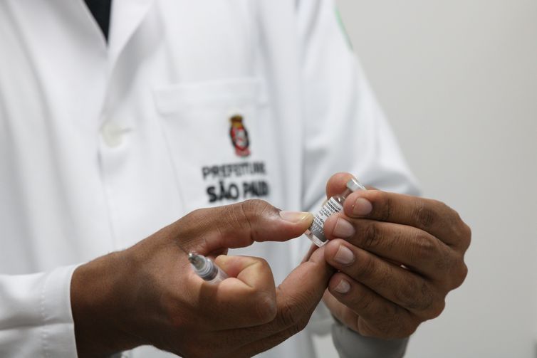 Covid-19: Brasil registra 90 mortes e 8,7 mil casos em 24 horas