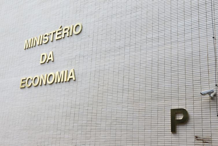 Governo bloqueia mais R$ 2,635 bilhões do Orçamento