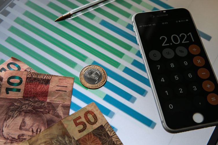 Incerteza da Economia cai 4,9 pontos em setembro, aponta Ibre/FGV