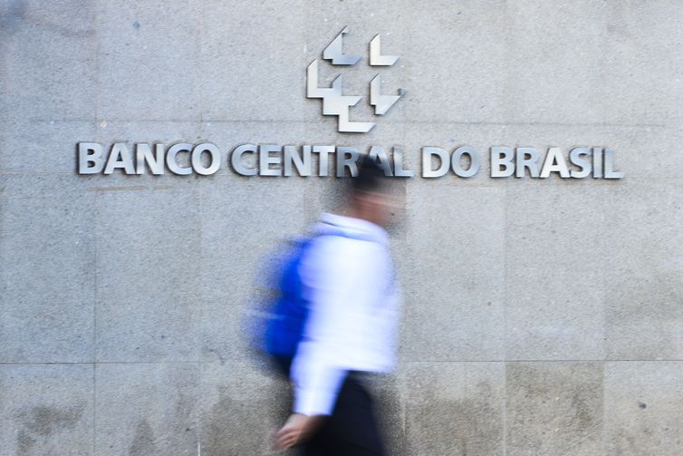 Mercado financeiro projeta inflação de 6% em 2022