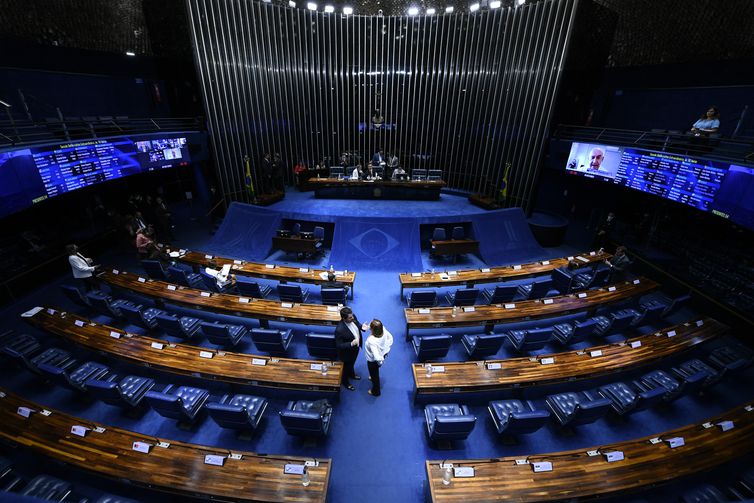 Texto que viabiliza piso da enfermagem pode ser votado semana que vem