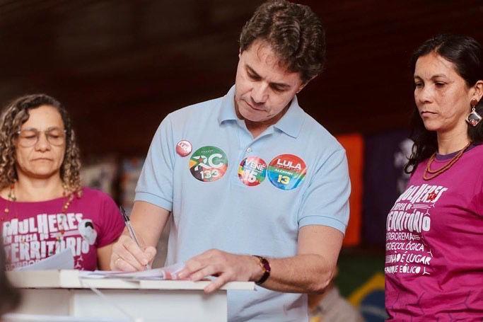 Único candidato a governador presente em evento da Articulação do Semiárido, Veneziano assina carta e assume compromissos com as comunidades rurais