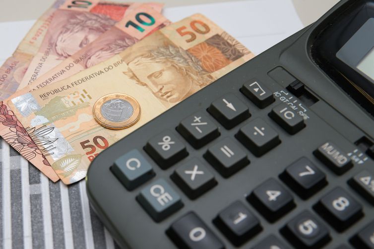 Atividade econômica tem queda de 1,13% em agosto, diz Banco Central