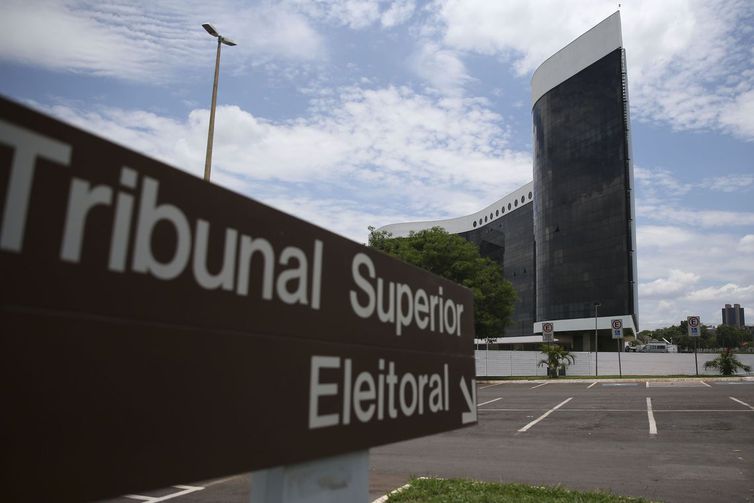 Checadores do TSE vão identificar fake news enviadas por eleitores